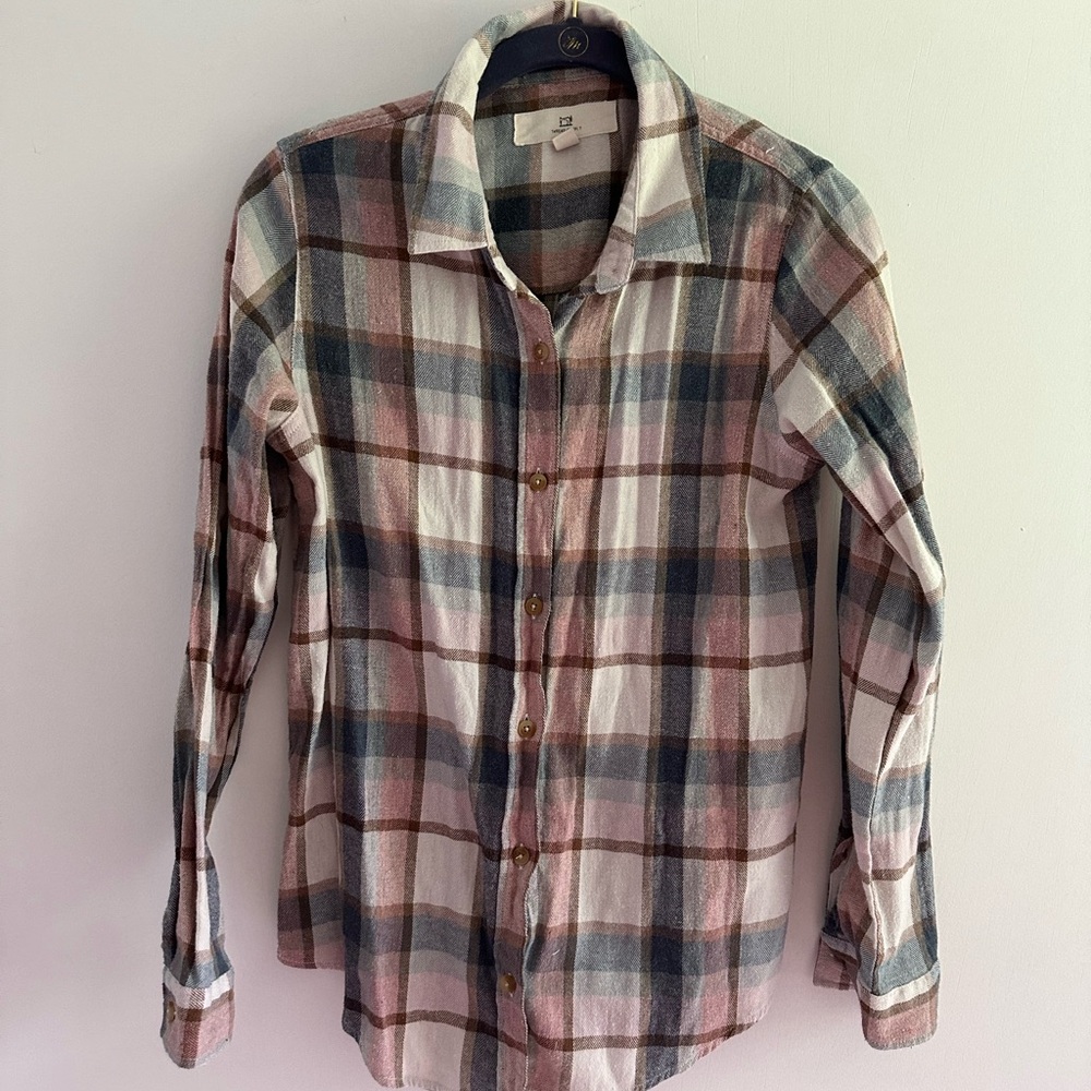 Thread & Supply Blue and Pink Casual Button Down Shirt